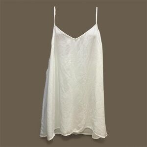 Free people whiteLayering tank.